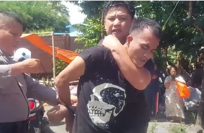 Terdesak Ongkos Pulang...