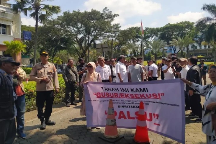 Ahli Waris Geruduk Perumahan...