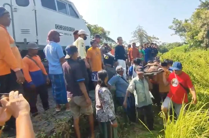 Kereta Pandalungan Tabrak...