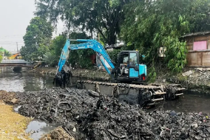 Pemkot Jakbar Tangani...