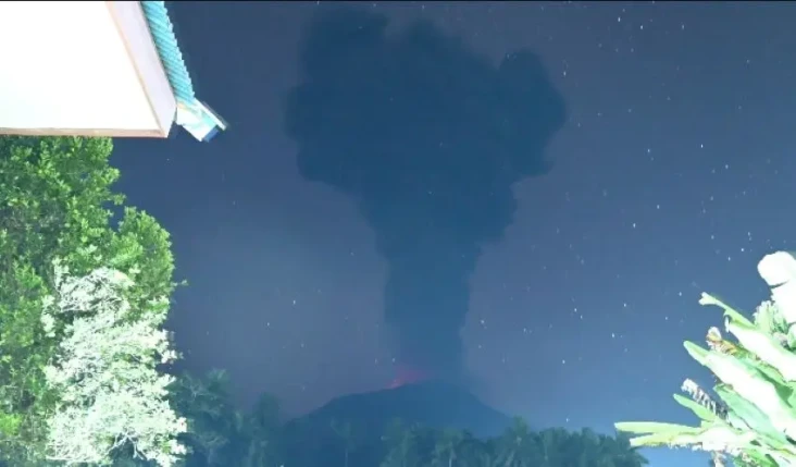 Gunung Ibu Erupsi, Letusan...