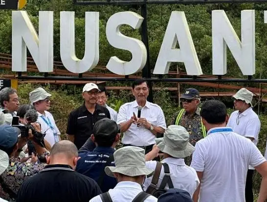 Luhut Pede Upacara HUT...
