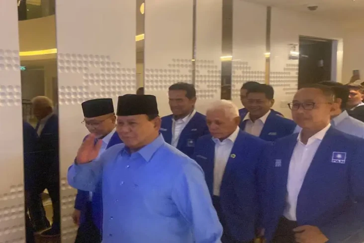 Disambut Zulhas, Prabowo...