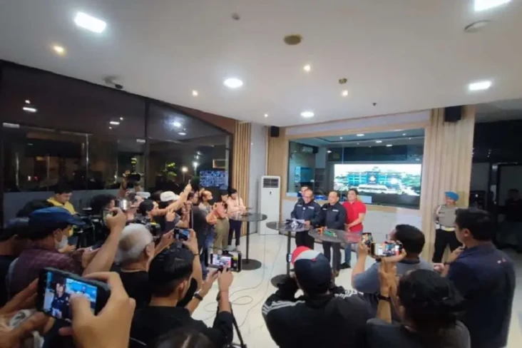 Polres Jakut Tetapkan...