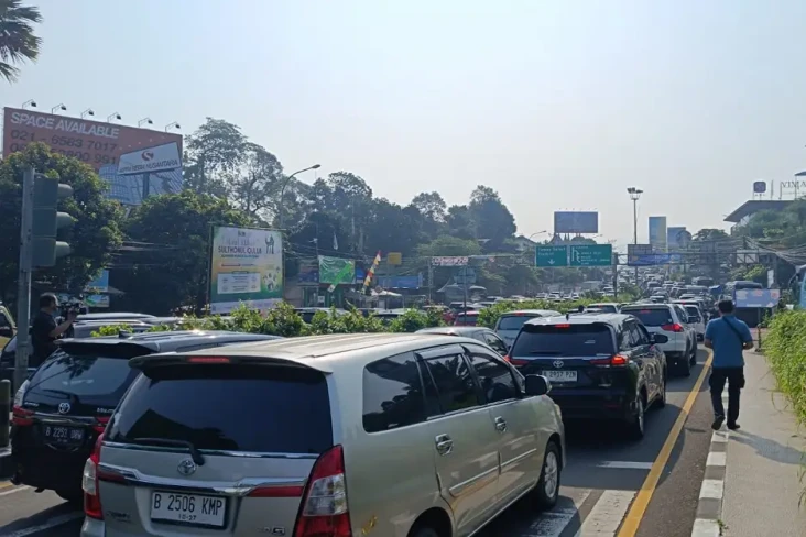 Pagi Ini, Polisi Berlakukan...