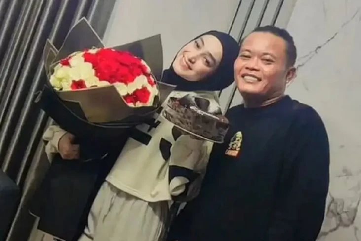 Profil Santyka Fauziah,...