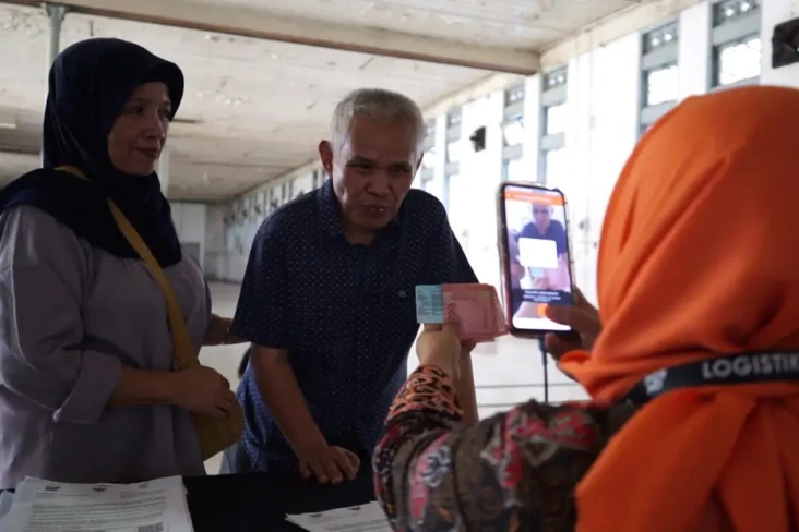 Penyaluran Bansos Pos...