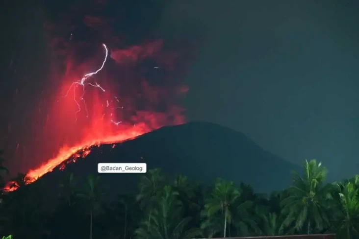 Kembali Erupsi Disertai...