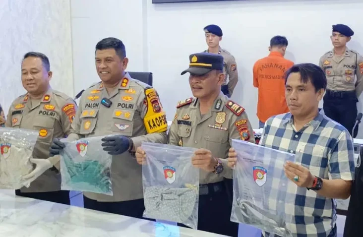 Kisah Asmara Nenek Berujung...