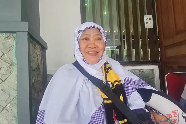 Daftar Haji Bareng Suami...