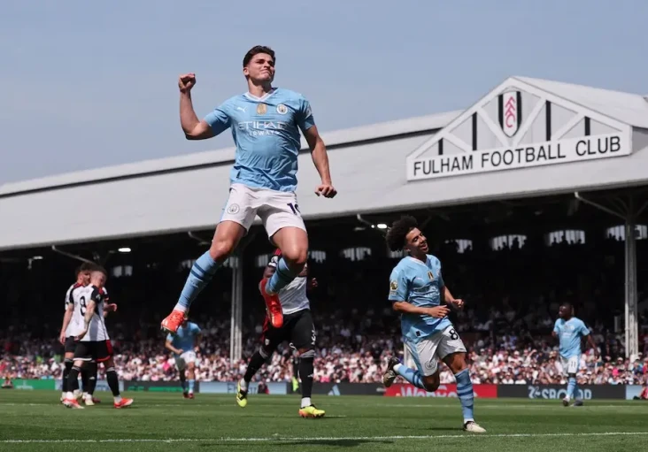 Manchester City Bantai...