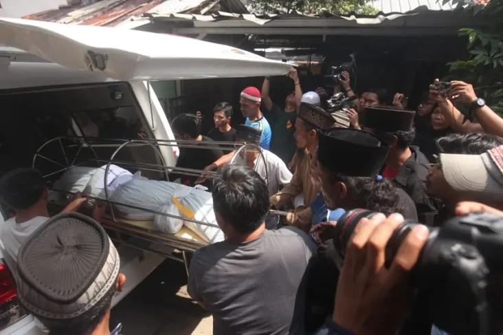 Isak Tangis Iringi Kedatangan...