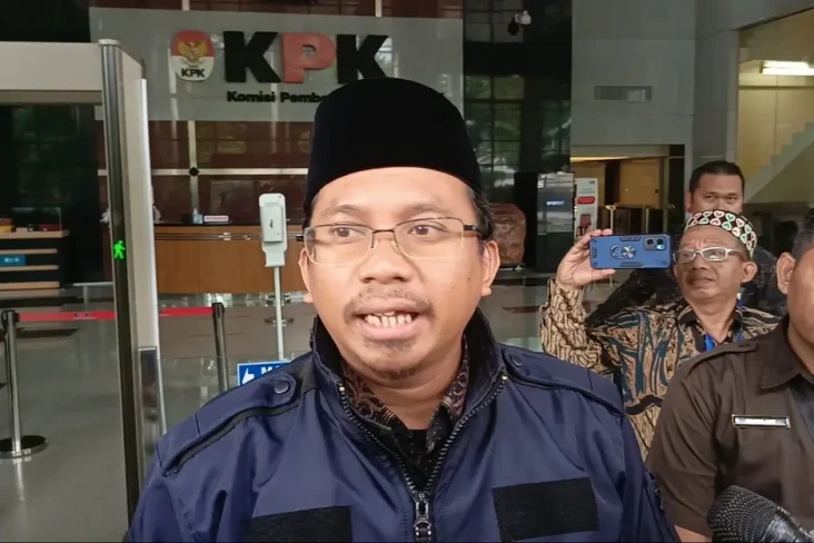 Bupati Sidoarjo Ahmad...
