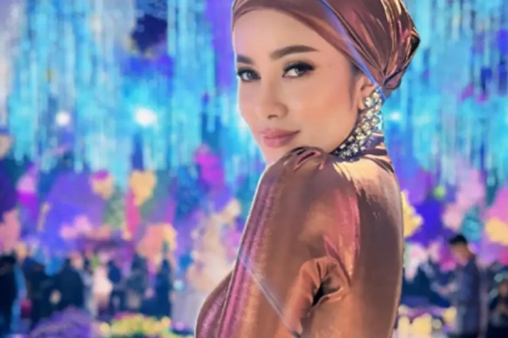 Pakai Baju Ketat ke...