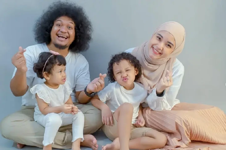 Istri Babe Cabita Serahkan...