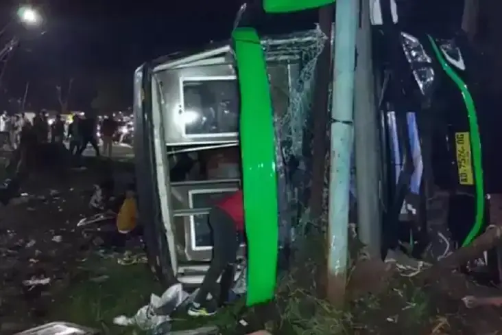 Kecelakaan Bus SMK Lingga...