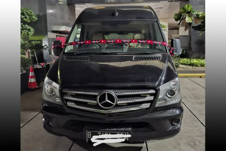 KPK Sita Mobil Mercedes...