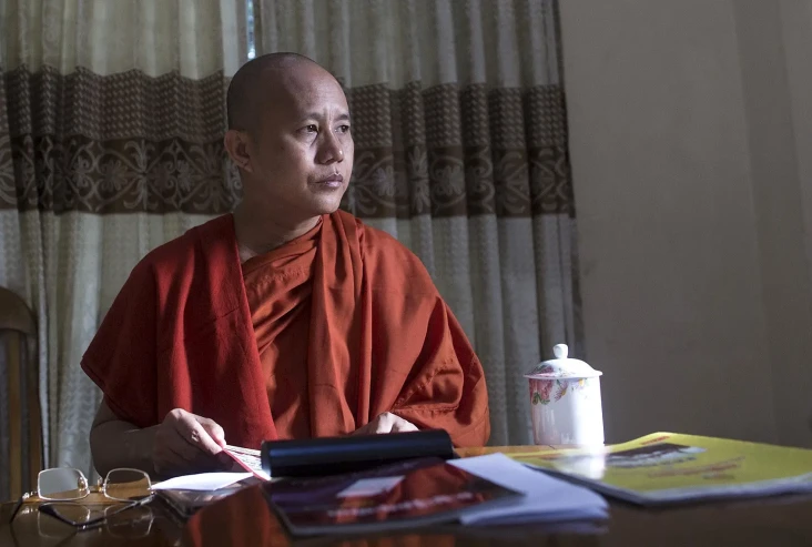 Ashin Wirathu, Biksu...