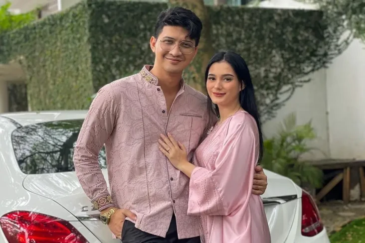Gugat Cerai Aditya Zoni,...