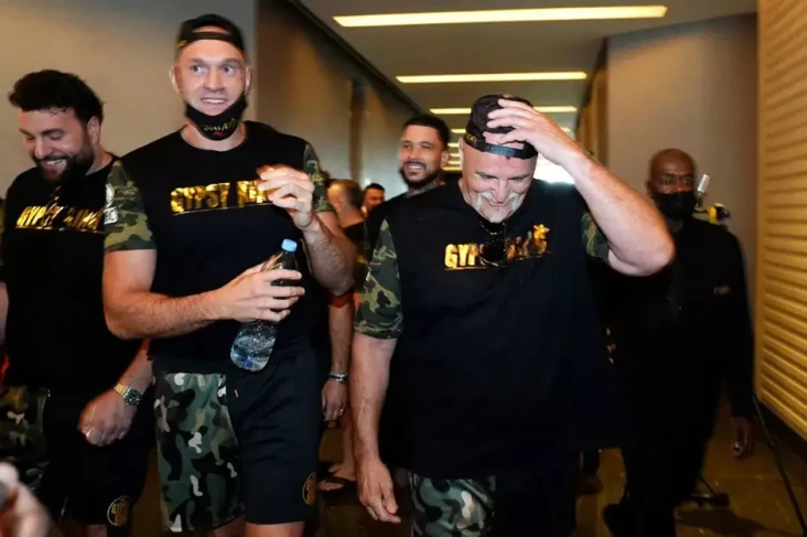 John Fury Diperingatkan...