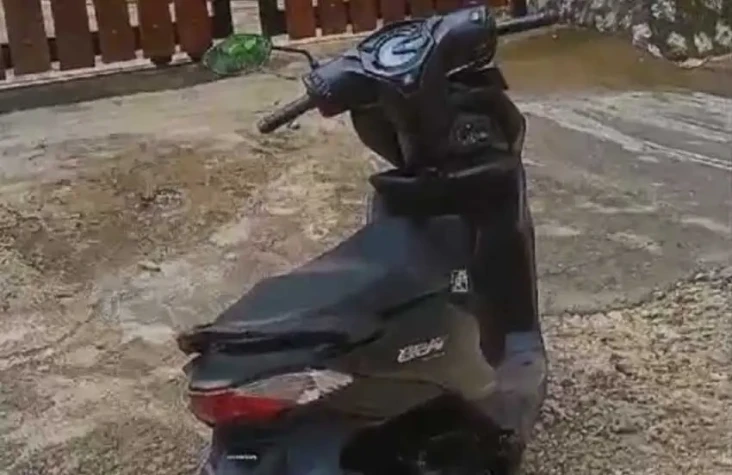 Apes, Petugas Catat...