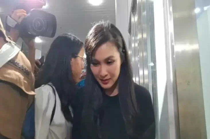 Sandra Dewi Diperiksa...