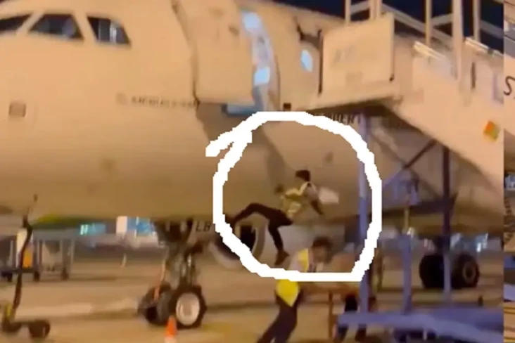 Viral! Petugas Kabin...