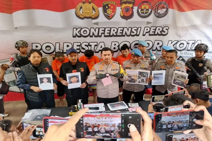 Modus Pencurian Mobil...
