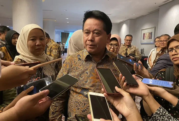 Era Suku Bunga Tinggi,...