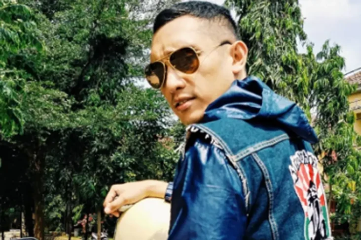 7 Artis Tampan Indonesia...