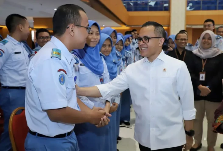 Pendaftaran Sekolah...