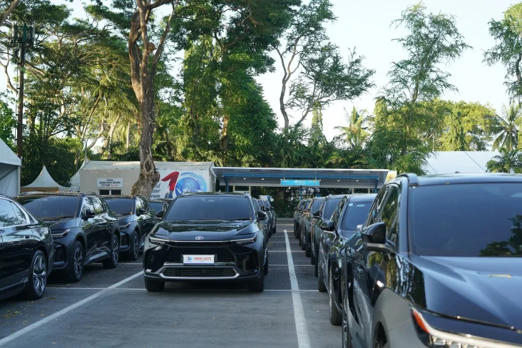 130 Unit Mobil Listrik...