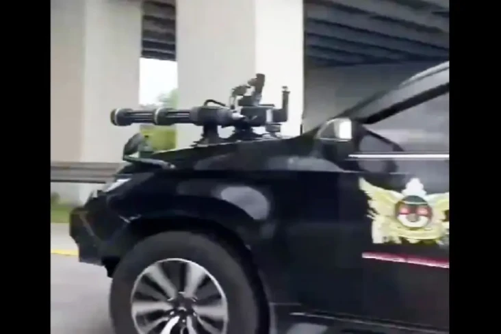 Viral Pajero Sport Pasang...