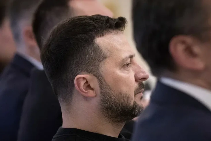 Zelensky Salahkan Seluruh...