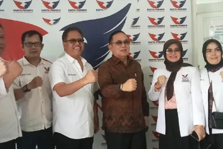 Galang Dukungan ke Perindo,...