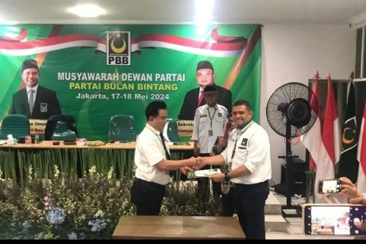Yusril Ihza Mahendra...