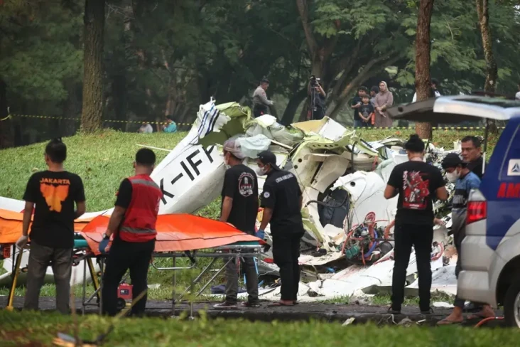 Pesawat Latih Jatuh...