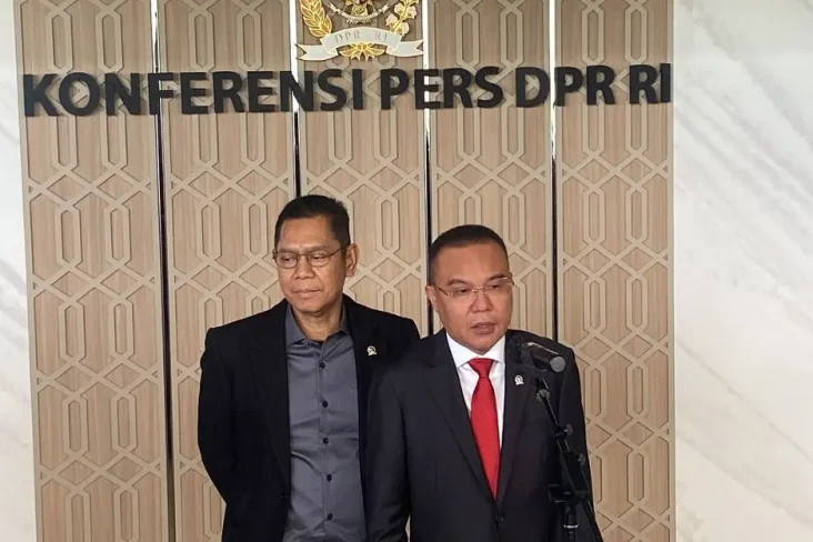 Gerindra Pertimbangkan...