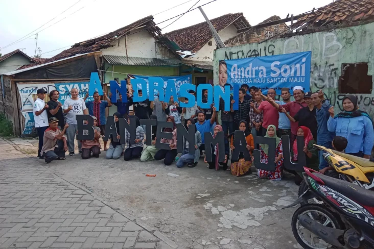 Relawan Jokowi Bergerak...
