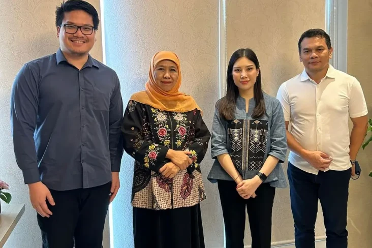 Bertemu Khofifah, Angela...