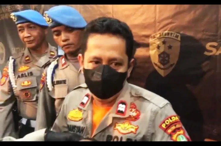 Polres Jaktim Tangkap...