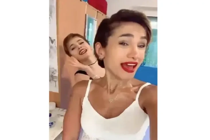 Para Wanita Iran Ini...