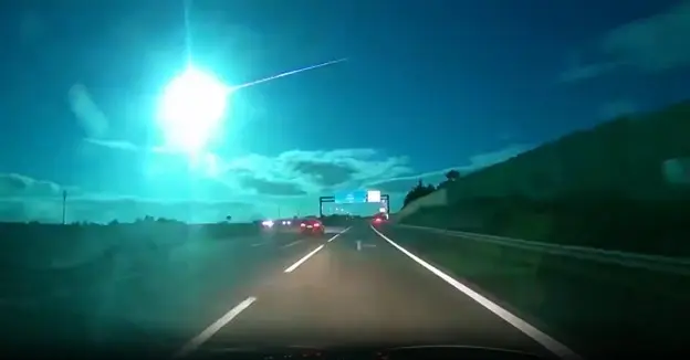 Meteor Jatuh di Wilayah...