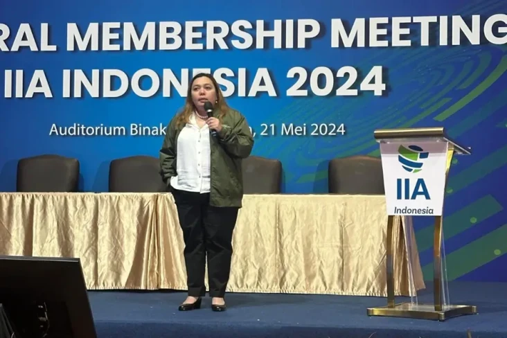 Angela Simatupang Kembali...
