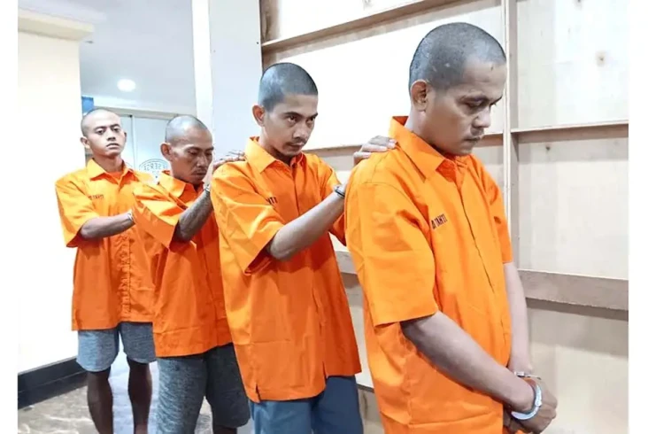 Penampakan 4 Tersangka...