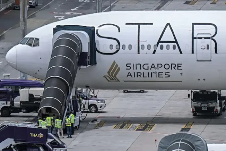 Singapore Airlines Turbulensi...