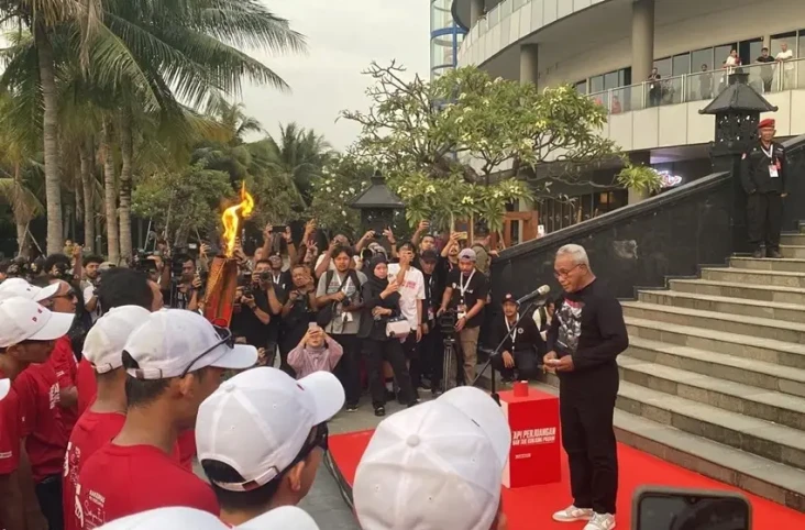 Komarudin Watubun Bacakan...