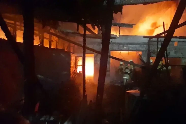 Kebakaran Landa Permukiman...