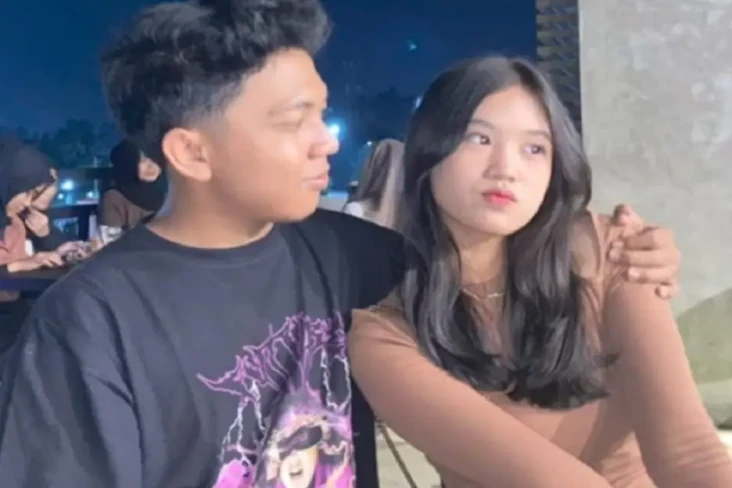 Heboh Foto Mesra Jeane...