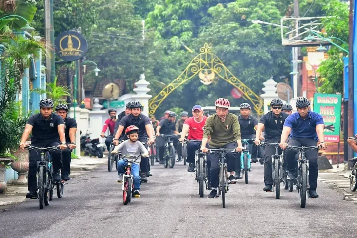 Libur Panjang, Jokowi...